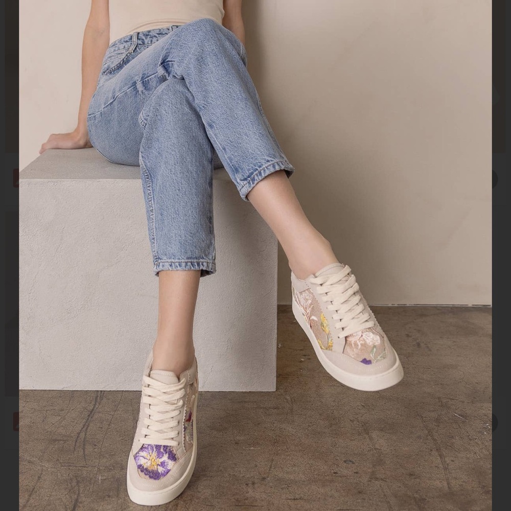 Cream Embroidered Floral Lace-Up Sneakers - Picture 3 of 3
